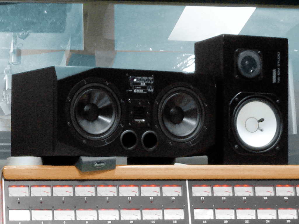 Yamaha NS-10